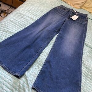 Frame Le  Palazzo high rise, medium wash jeans